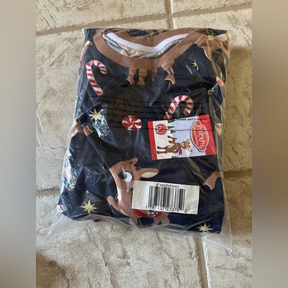 Women’s Rudolph the Red-Nosed Reindeer Raglan Pullover and Jogger Set Sz M or L - Picture 10 of 10